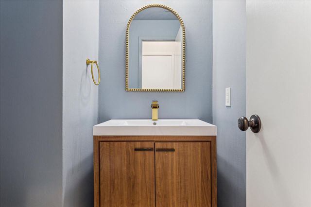 259 Litchfield Lane 66, Houston, TX 77024