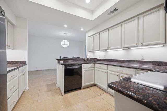 259 Litchfield Lane 66, Houston, TX 77024