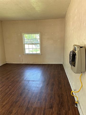 804 N Sherman Street, Ennis, TX 75119