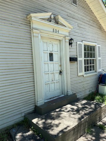 804 N Sherman Street, Ennis, TX 75119