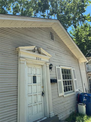804 N Sherman Street, Ennis, TX 75119