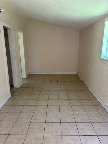 804 N Sherman Street, Ennis, TX 75119