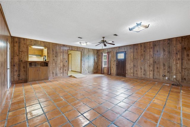 806 Mary Lake Drive, Bryan, TX 77802