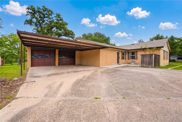 806 Mary Lake Drive, Bryan, TX 77802
