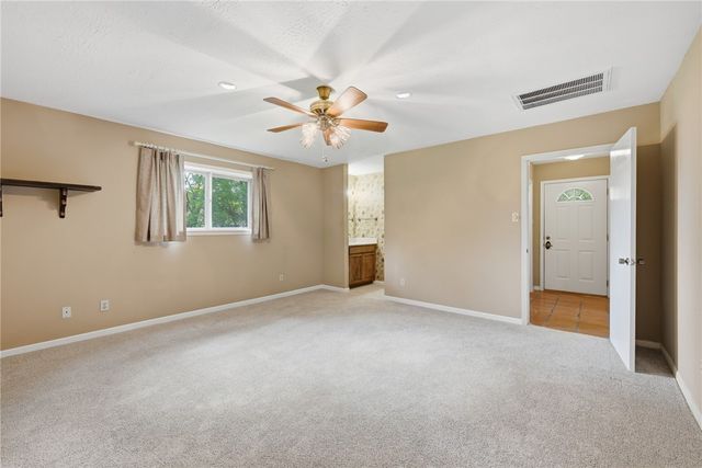 806 Mary Lake Drive, Bryan, TX 77802