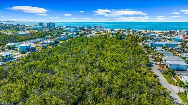 345 Mango ST 406, Fort Myers Beach, FL 33931
