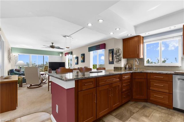 345 Mango ST 406, Fort Myers Beach, FL 33931