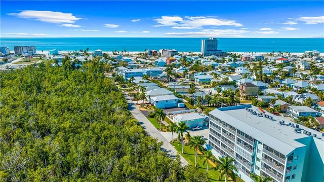 345 Mango ST 406, Fort Myers Beach, FL 33931