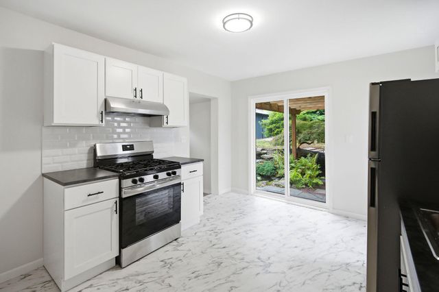 77 MORTON AVE, Trenton, NJ 08610