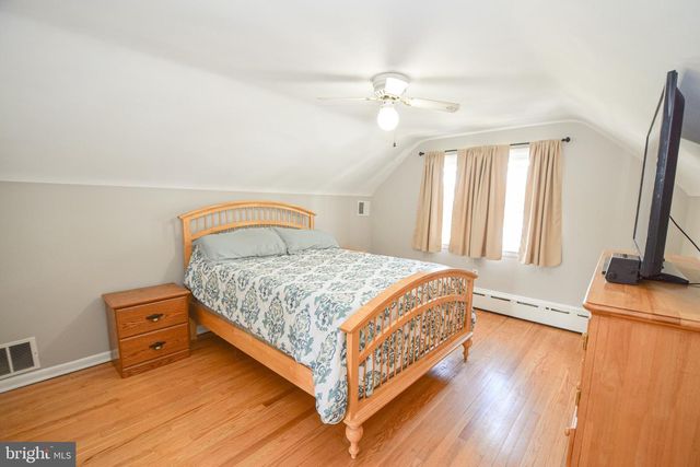 8300 BEAR CREEK DR, Baltimore, MD 21222