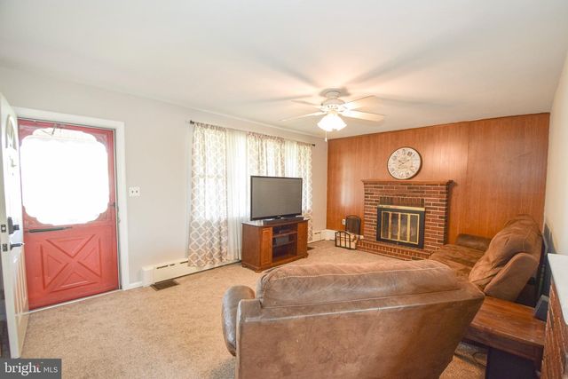 8300 BEAR CREEK DR, Baltimore, MD 21222