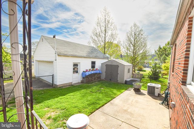 8300 BEAR CREEK DR, Baltimore, MD 21222