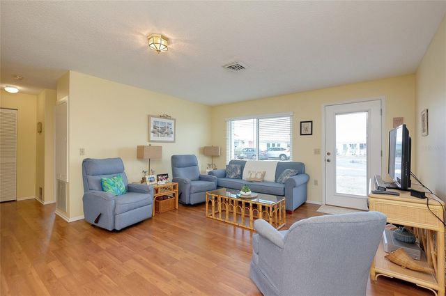 92 CIRCLEWOOD DRIVE B3-1, Venice, FL 34293