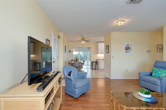 92 CIRCLEWOOD DRIVE B3-1, Venice, FL 34293