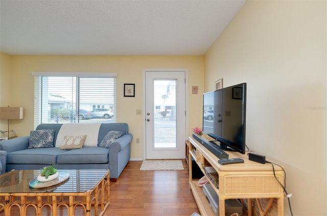 92 CIRCLEWOOD DRIVE B3-1, Venice, FL 34293