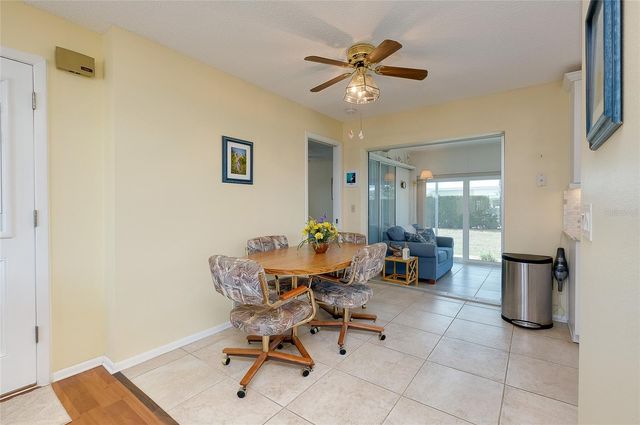 92 CIRCLEWOOD DRIVE B3-1, Venice, FL 34293