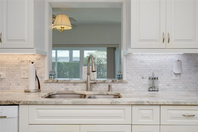 92 CIRCLEWOOD DRIVE B3-1, Venice, FL 34293