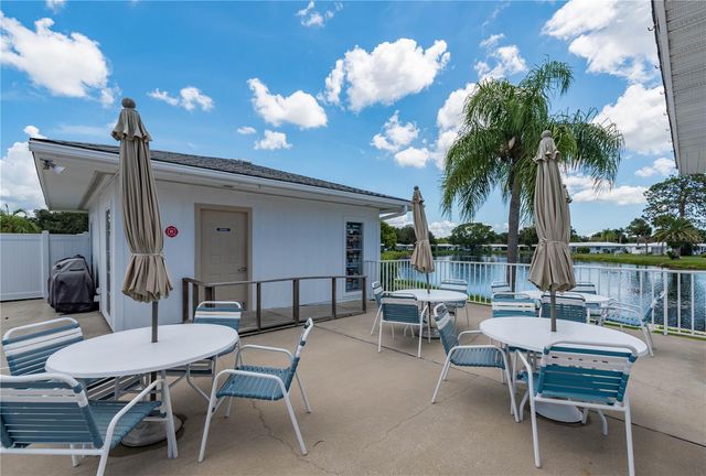 92 CIRCLEWOOD DRIVE B3-1, Venice, FL 34293