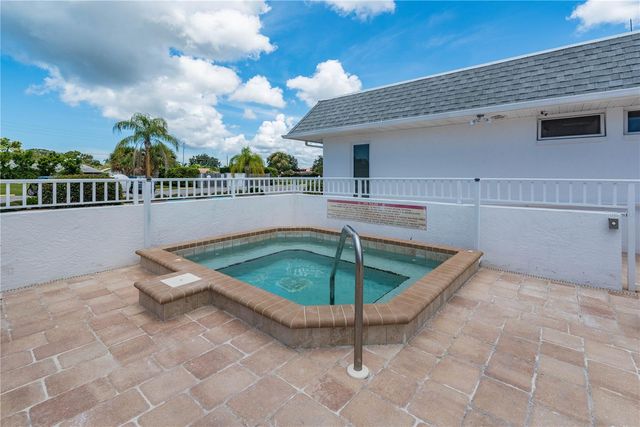 92 CIRCLEWOOD DRIVE B3-1, Venice, FL 34293