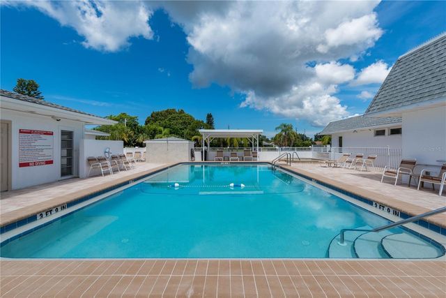 92 CIRCLEWOOD DRIVE B3-1, Venice, FL 34293