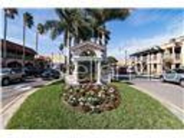 92 CIRCLEWOOD DRIVE B3-1, Venice, FL 34293