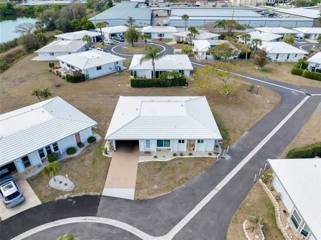 92 CIRCLEWOOD DRIVE B3-1, Venice, FL 34293