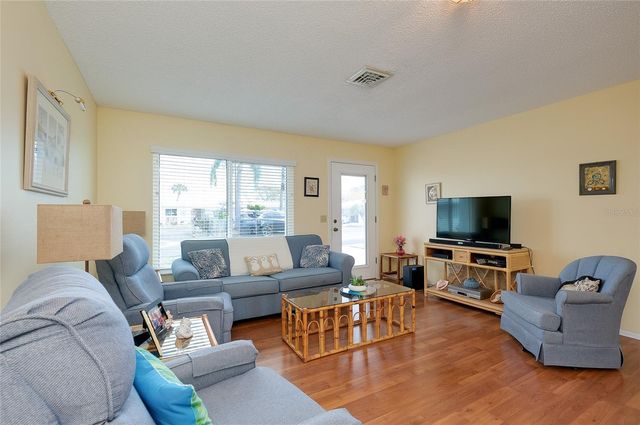 92 CIRCLEWOOD DRIVE B3-1, Venice, FL 34293