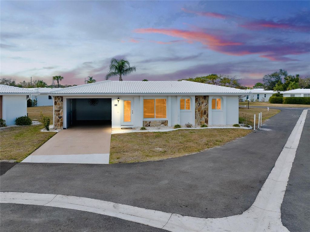 92 CIRCLEWOOD DRIVE B3-1, Venice, FL 34293
