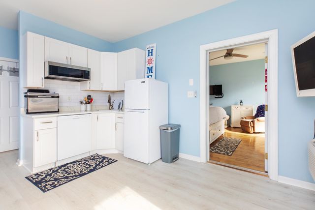 6 Ashworth Avenue G1, Hampton, NH 03842