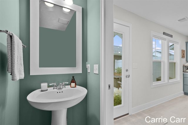 6857 Old Town Square, Rockford, MI 49341