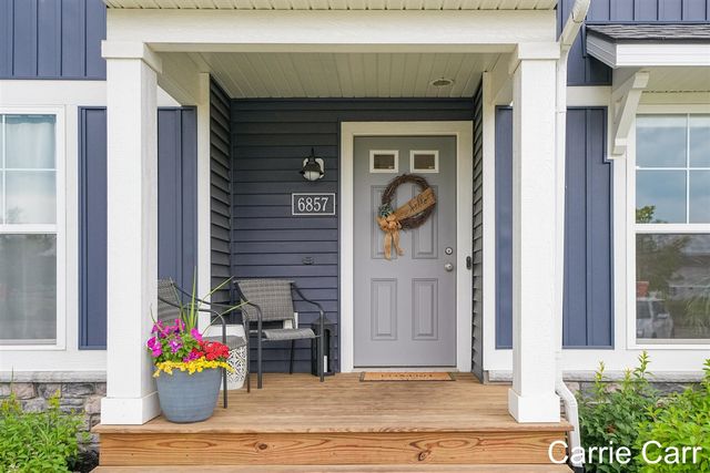 6857 Old Town Square, Rockford, MI 49341