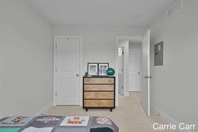 6857 Old Town Square, Rockford, MI 49341