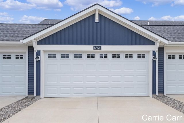 6857 Old Town Square, Rockford, MI 49341