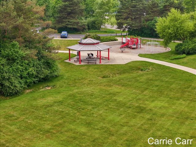 6857 Old Town Square, Rockford, MI 49341