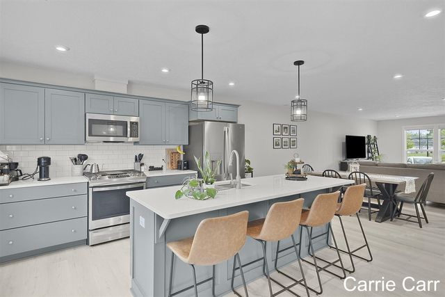 6857 Old Town Square, Rockford, MI 49341