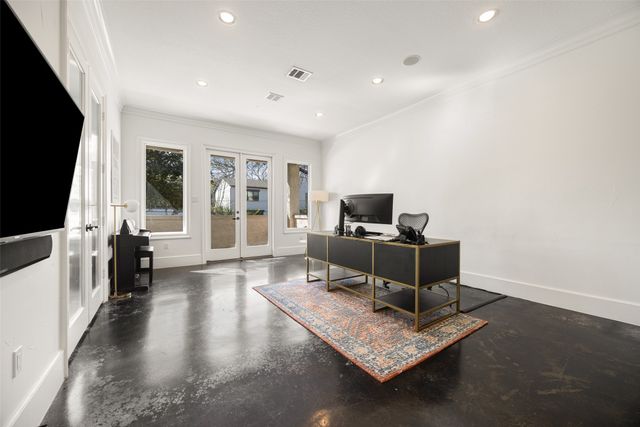 6713 Lake Circle Drive, Dallas, TX 75214