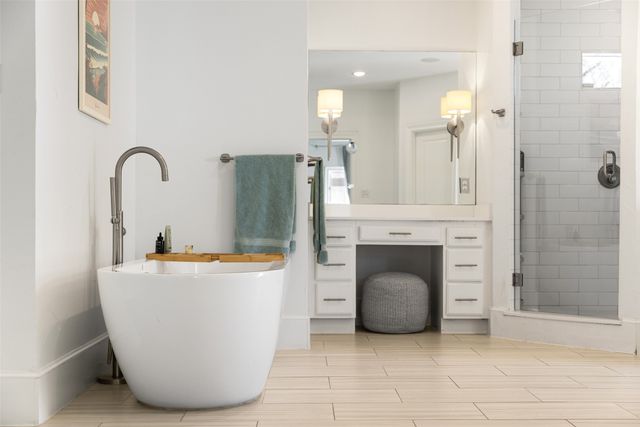 6713 Lake Circle Drive, Dallas, TX 75214