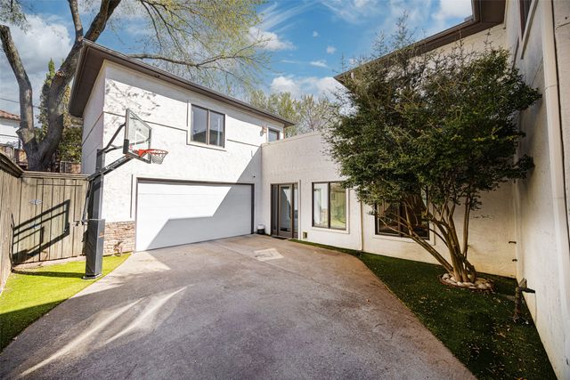 6713 Lake Circle Drive, Dallas, TX 75214