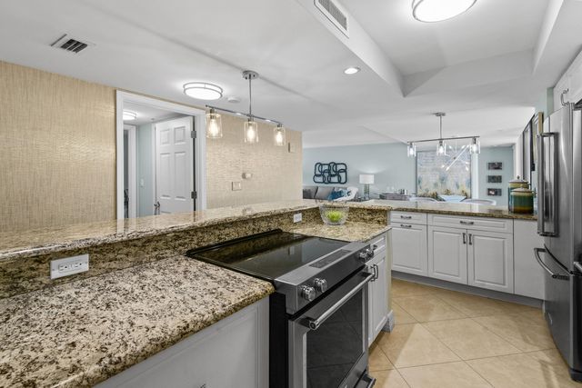 3000 N Ocean Drive 9h, Singer Island, FL 33404