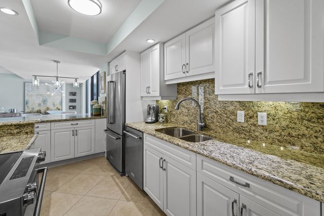 3000 N Ocean Drive 9h, Singer Island, FL 33404