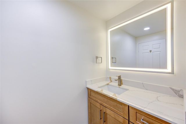 2001 Holcombe Boulevard 2203, Houston, TX 77030