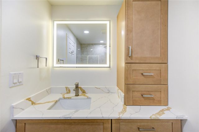 2001 Holcombe Boulevard 2203, Houston, TX 77030