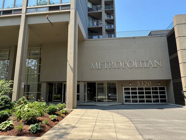 5320 N Sheridan Road 1301, Chicago, IL 60640