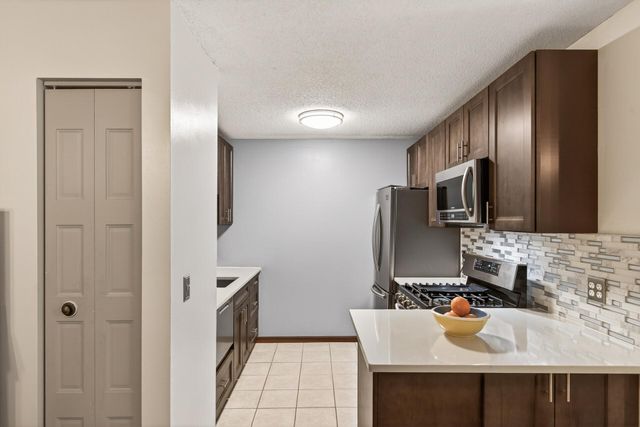 1601 N Innsbruck Drive 379, Fridley, MN 55432