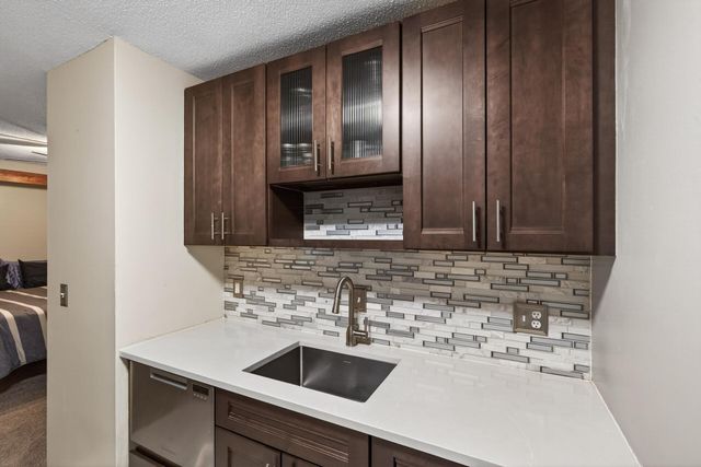 1601 N Innsbruck Drive 379, Fridley, MN 55432