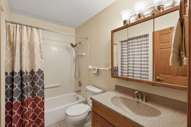 1601 N Innsbruck Drive 379, Fridley, MN 55432
