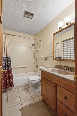1601 N Innsbruck Drive 379, Fridley, MN 55432