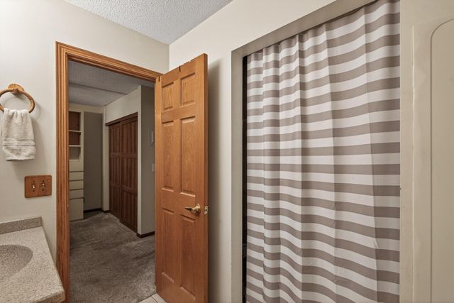 1601 N Innsbruck Drive 379, Fridley, MN 55432