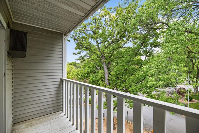 1601 N Innsbruck Drive 379, Fridley, MN 55432