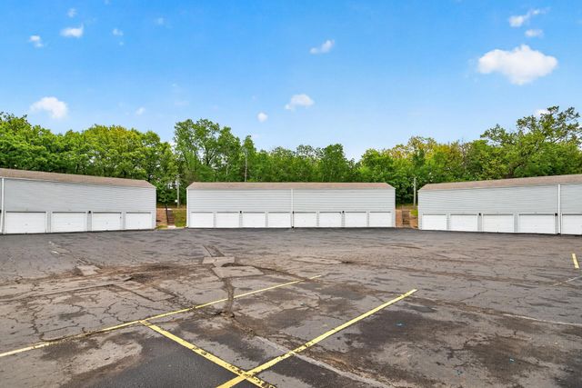1601 N Innsbruck Drive 379, Fridley, MN 55432